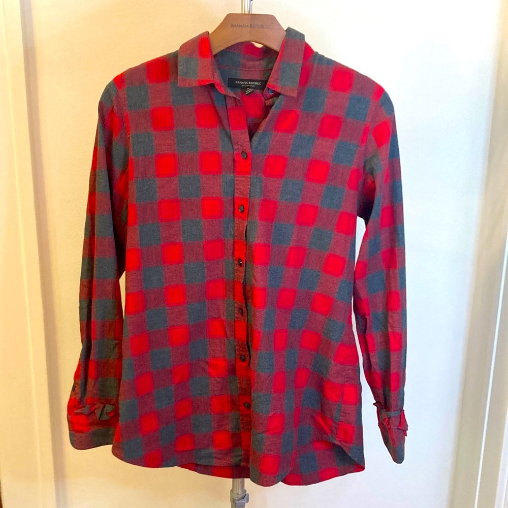 Banana Republic Women’'s Red and Gray Checkered Shirt